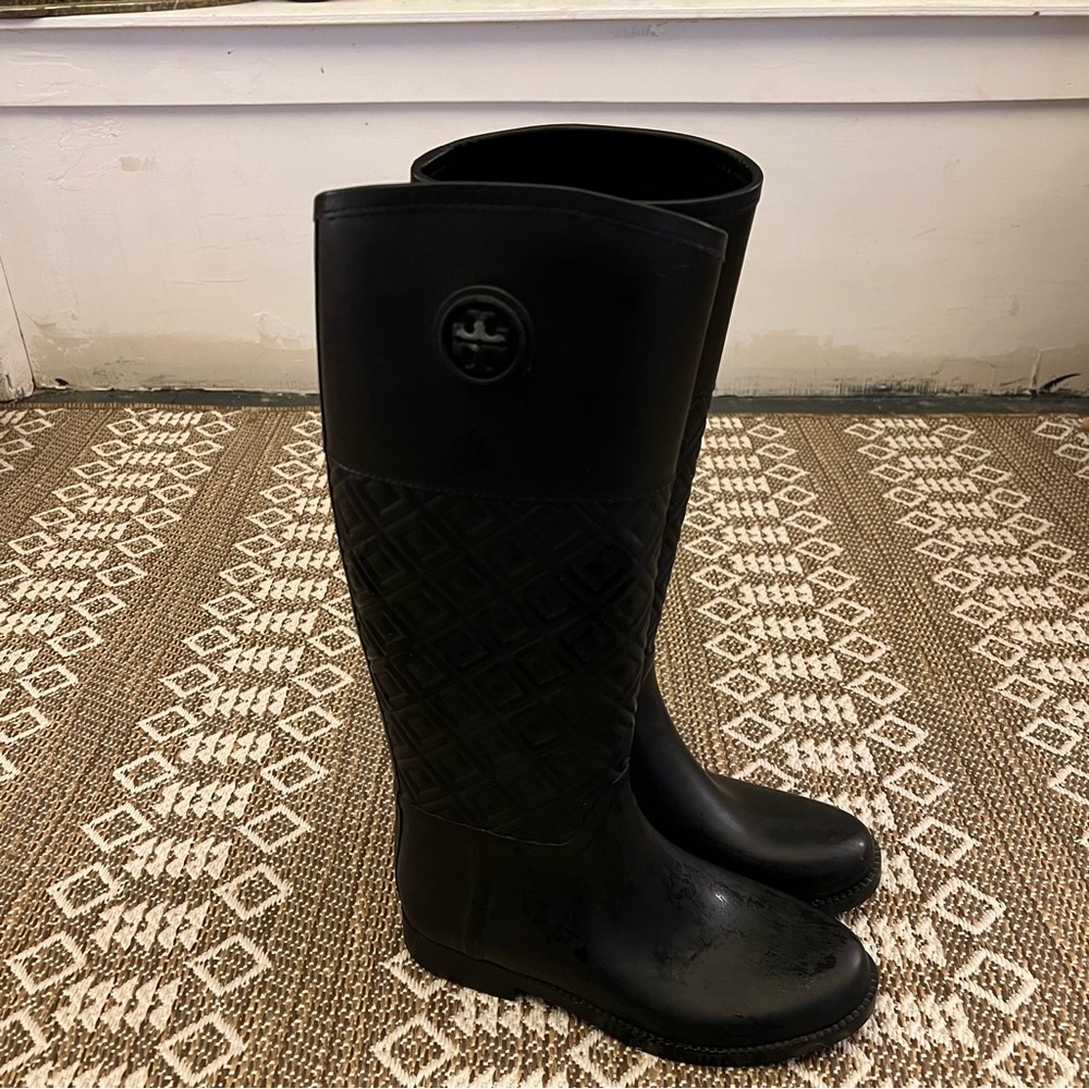 Tory Burch 8 TB Marion Quilted Rainboot Black